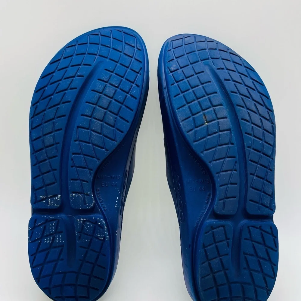 OOFOS Navy Blue Men's Ski On Recovery Sandals Size 11